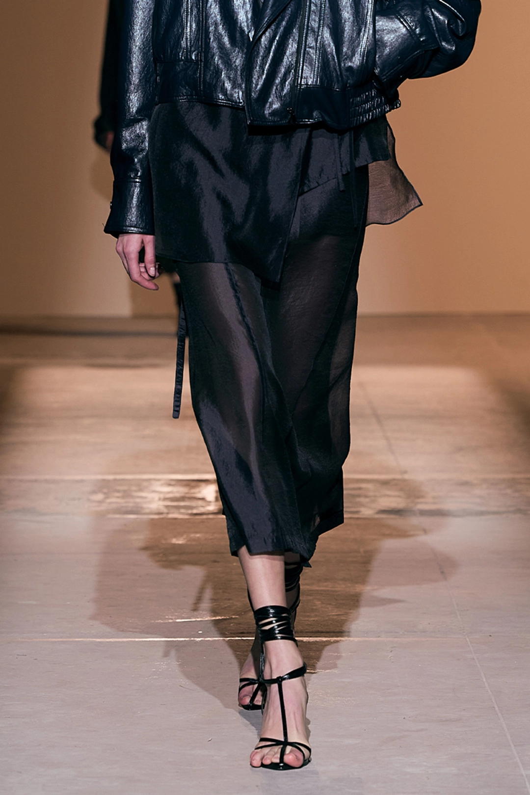 리이 SHEER CUPRO MAXI SKIRT MIDNIGHT NAVY 상품 이미지 2