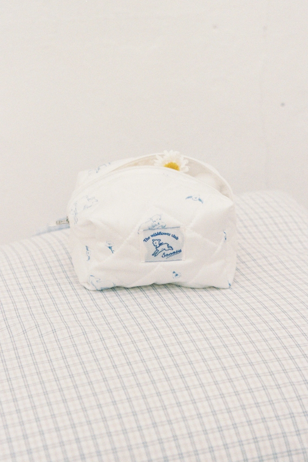 Glossy Lambie Pouch (White)