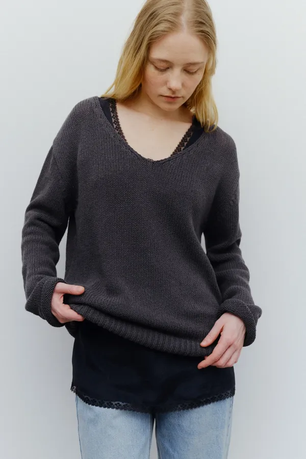 paper v pullover (charcoal)