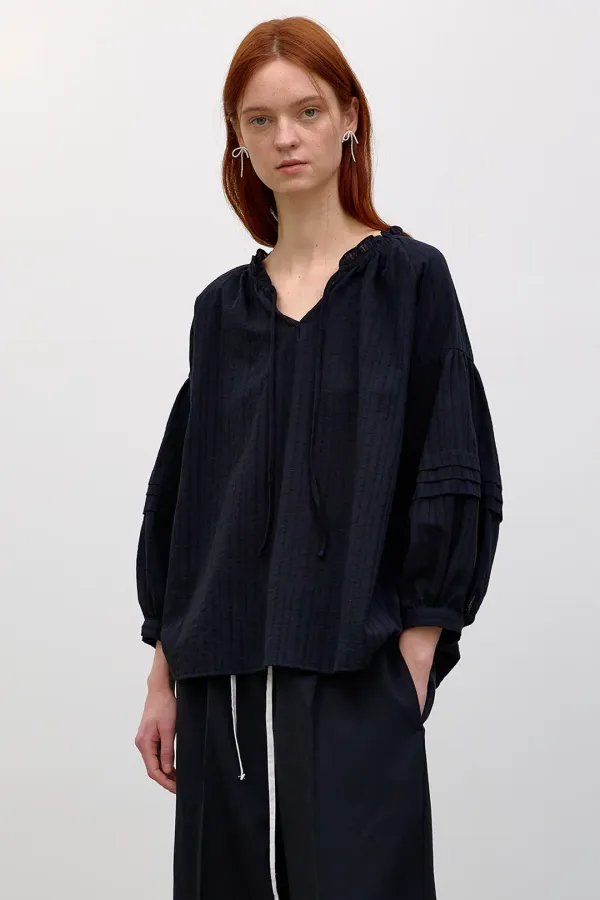 [8차] Ryan Pintuck Sleeve Blouse_Black