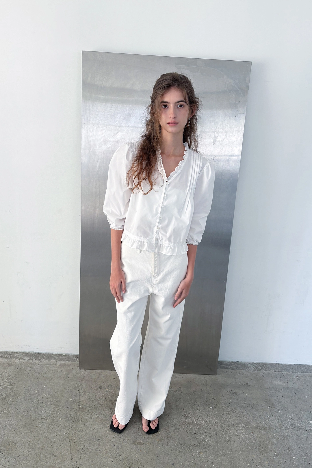 포에트 서울 [10th Restock]  Bunny Frill Blouse_ivory [05/26 예약배송] 상품 이미지 1