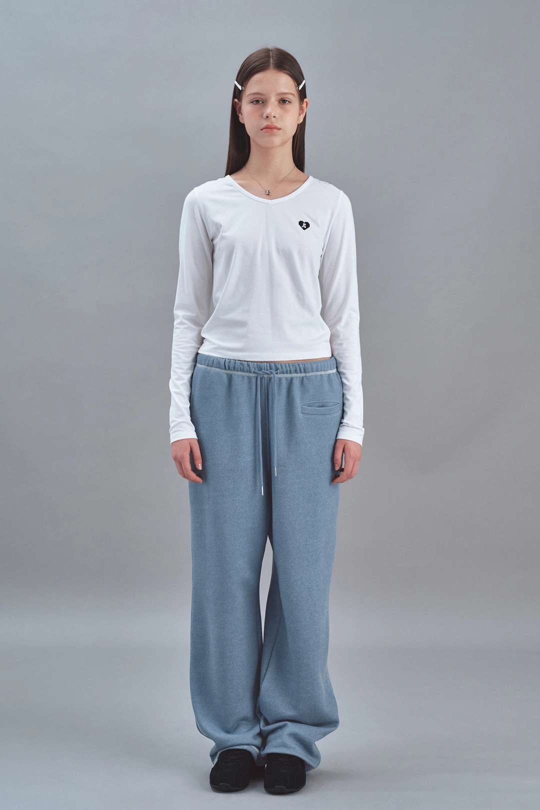 레스트앤레크레이션 V-NECK HEART LOGO LONG SLEEVE - WHITE 상품 이미지 2