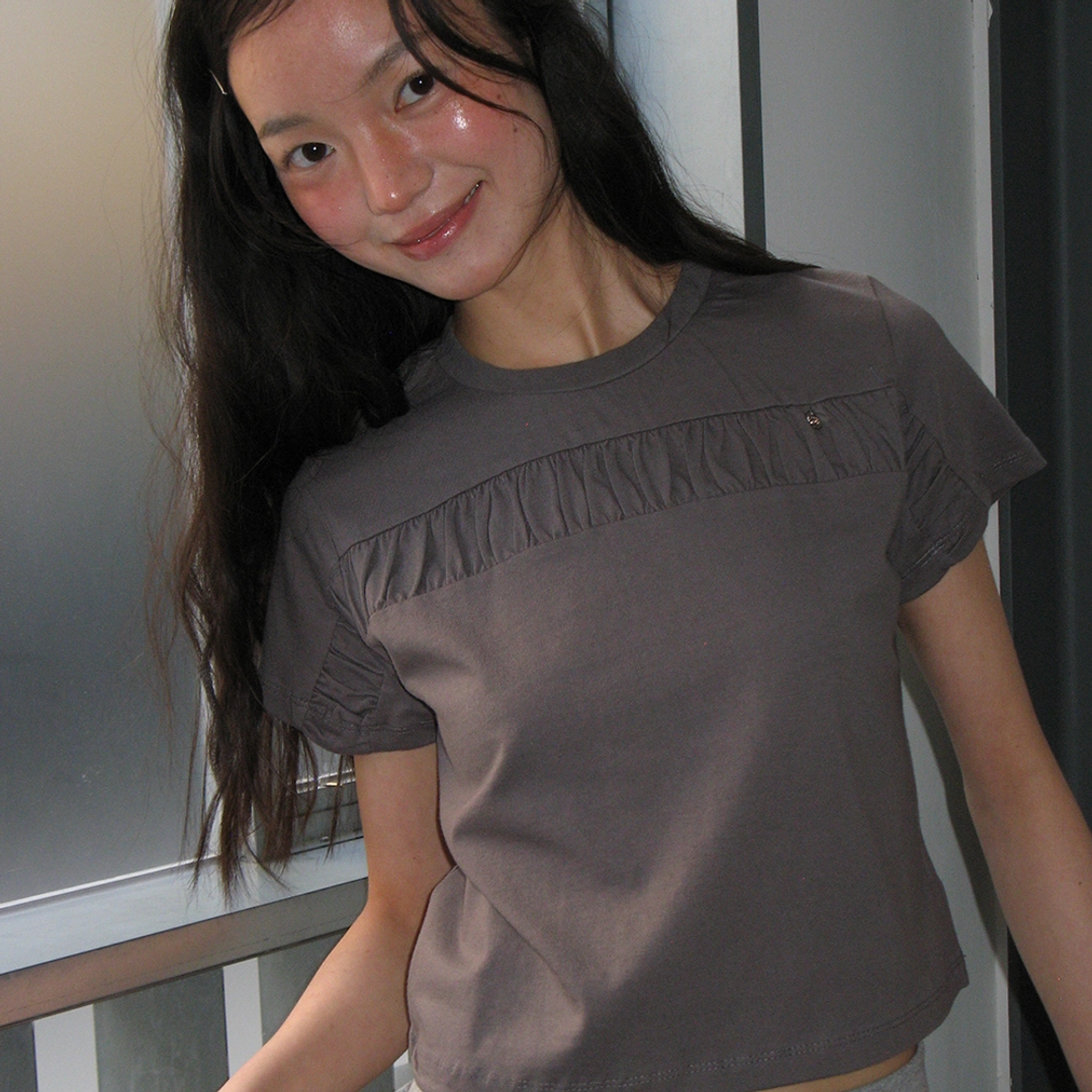 론론 PENDANT CRINKLE CROP T SHIRT CHARCOAL 상품 이미지 2