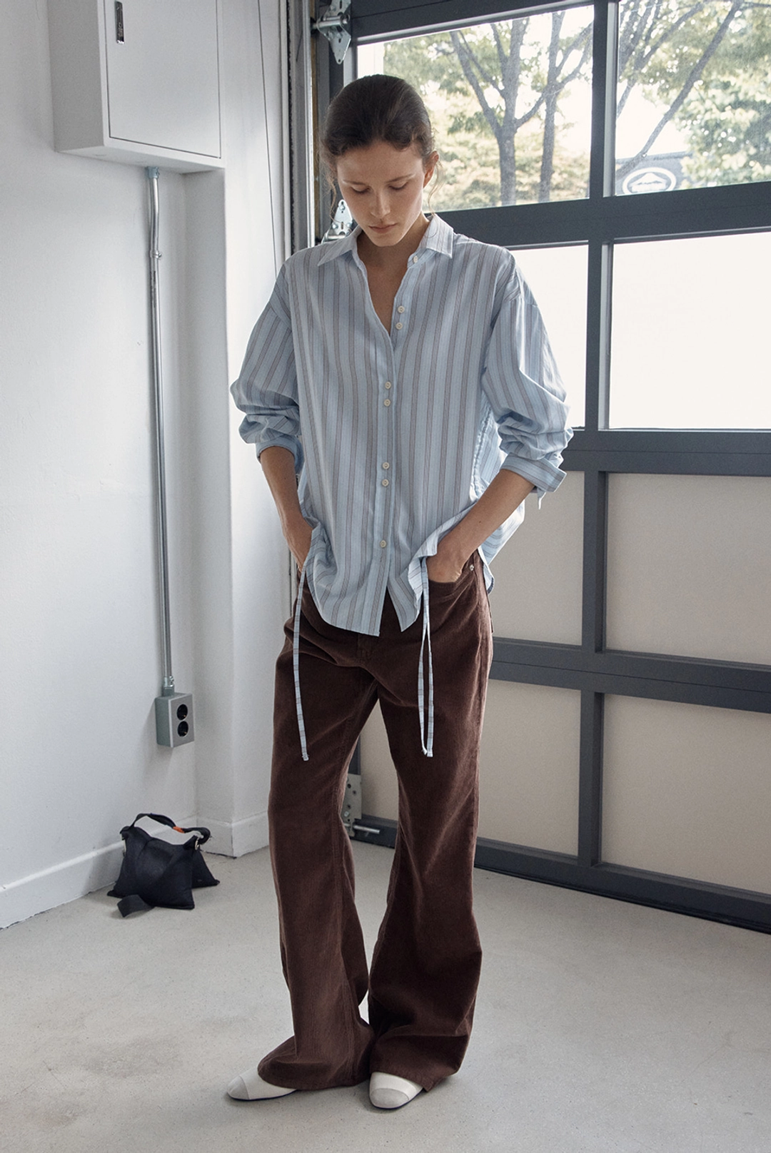 브렌다 브렌든 corduroy bootscut pants - brown 상품 이미지 1