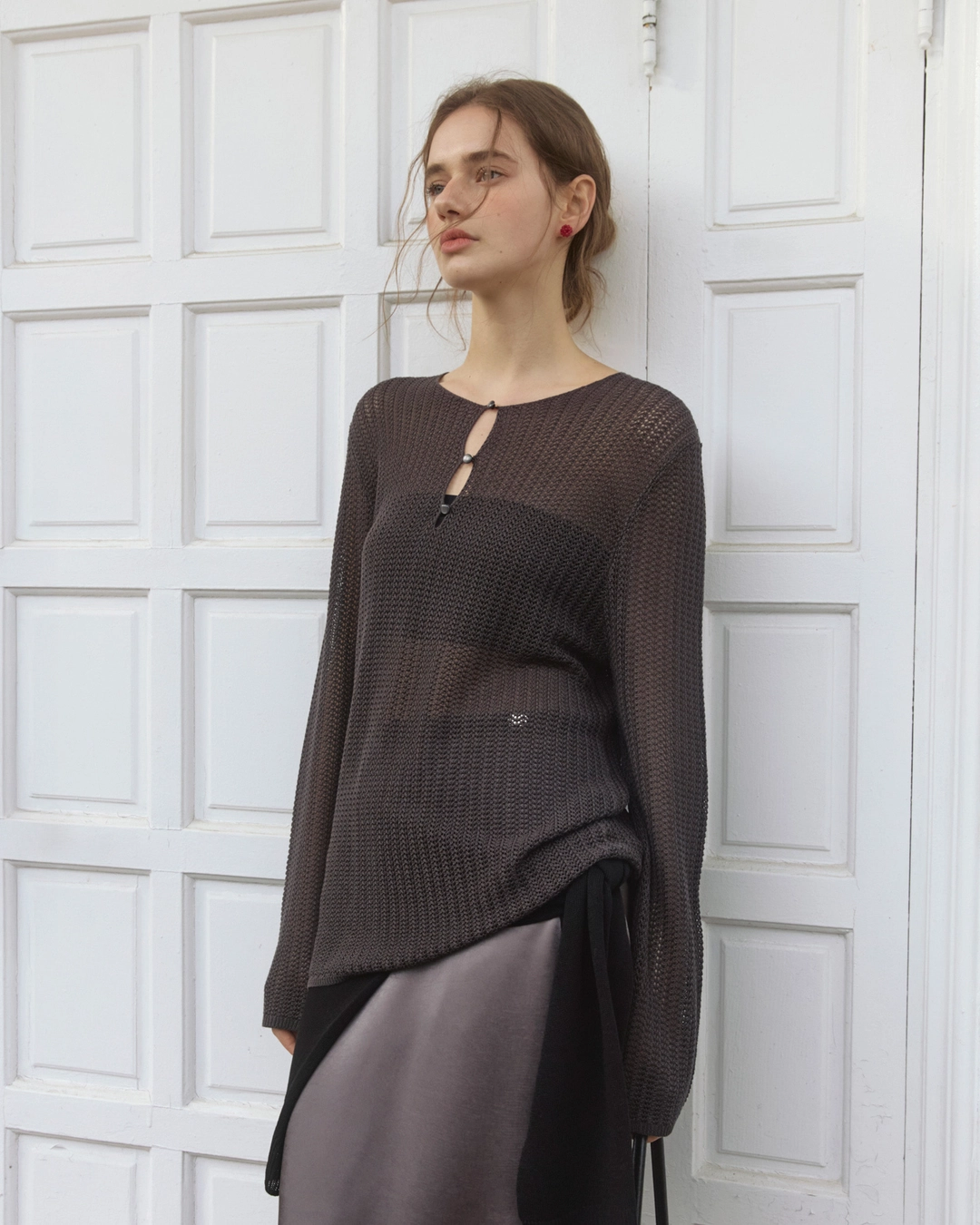 어다울 Three button net see through knit - charcoal 상품 이미지 2