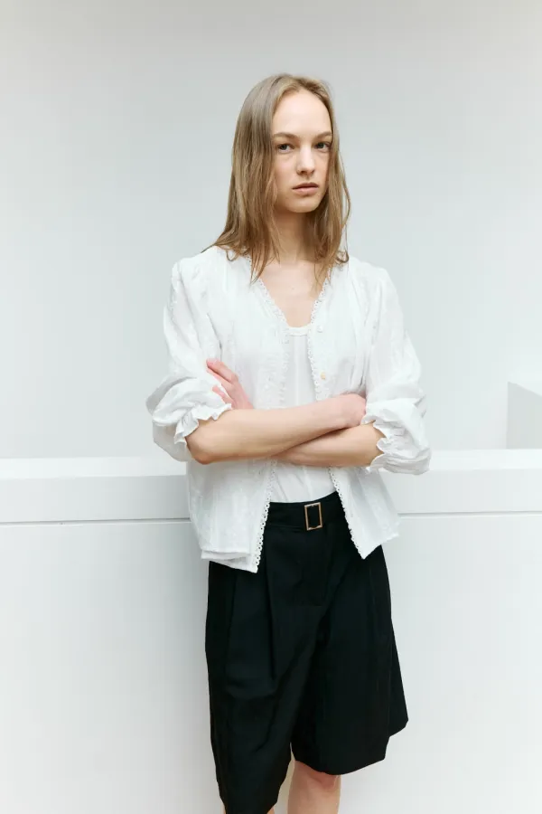 [9th] Lace Line Blouse