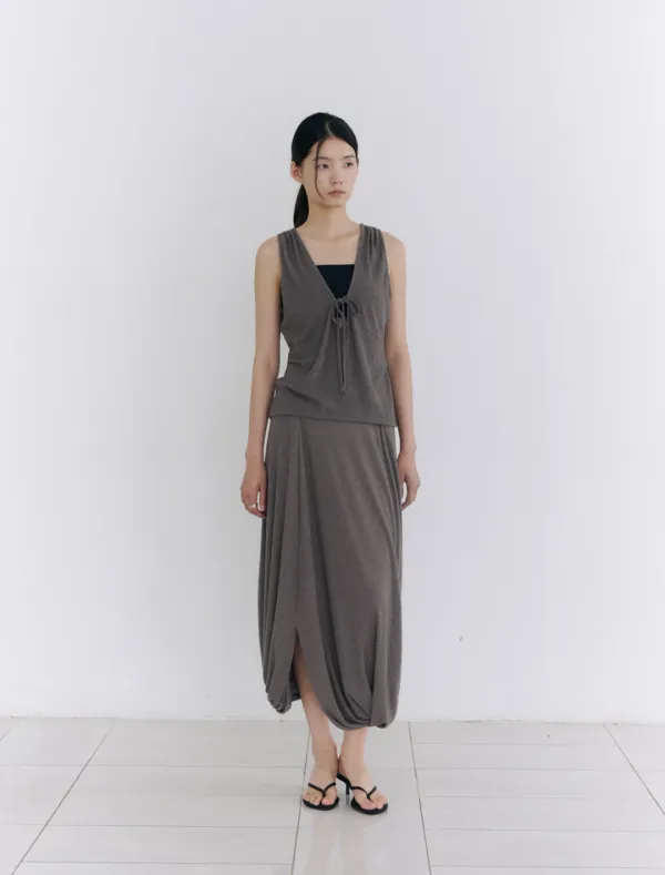 TIE DRAPE SLEEVELESS TOP [GREY]