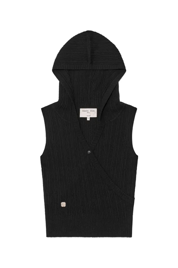 WRAP SLEEVELESS KNIT HOODY TOP IN BLACK