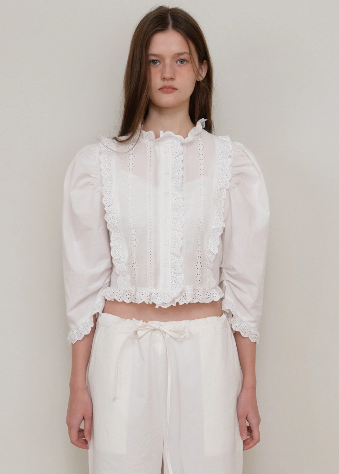 온무드 [2ND] LILY PUFF LACE  BLOUSE - WHITE 상품 이미지 2