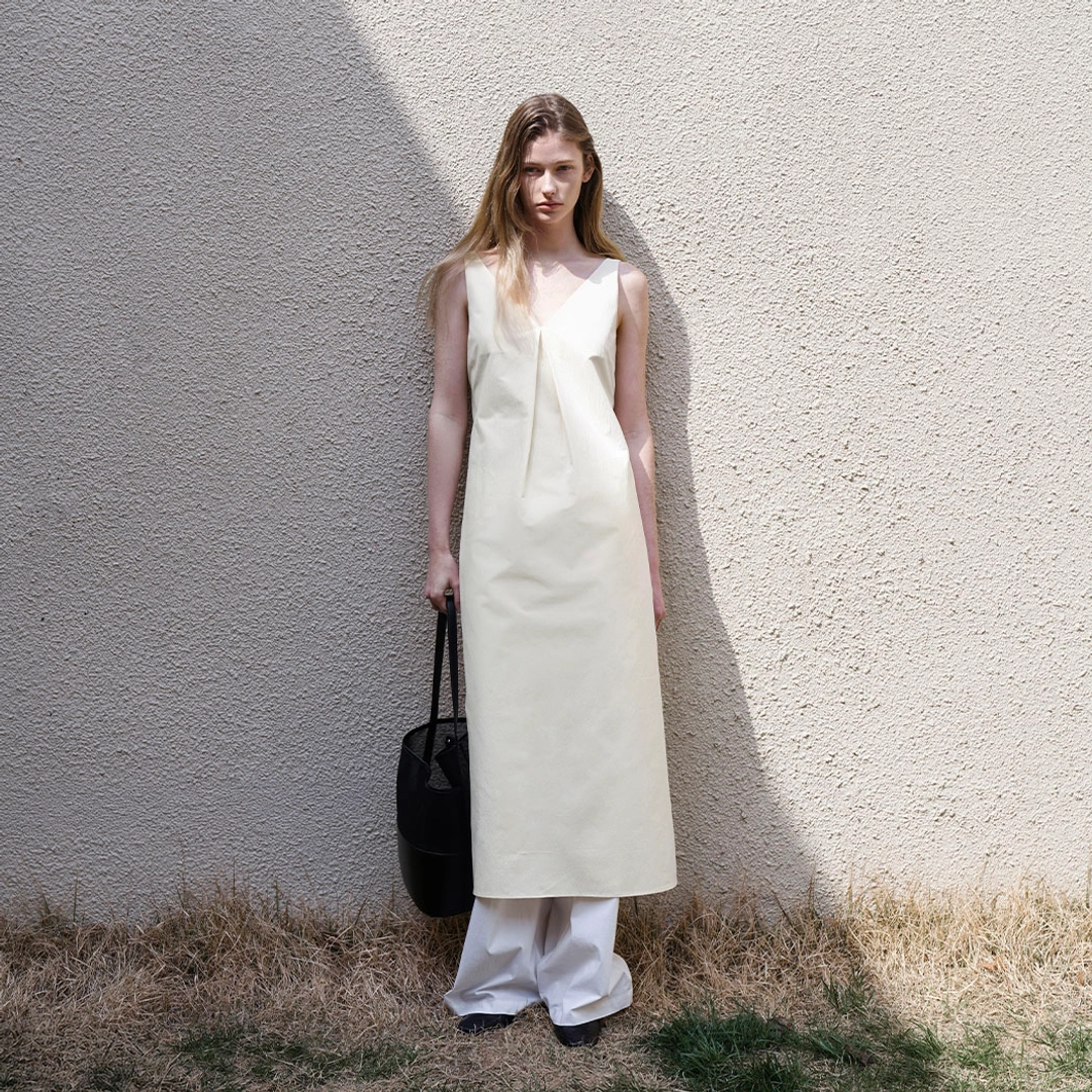 아뜰리에 나인 (OP-6281)BACK RIBBON DRESS 상품 이미지 1