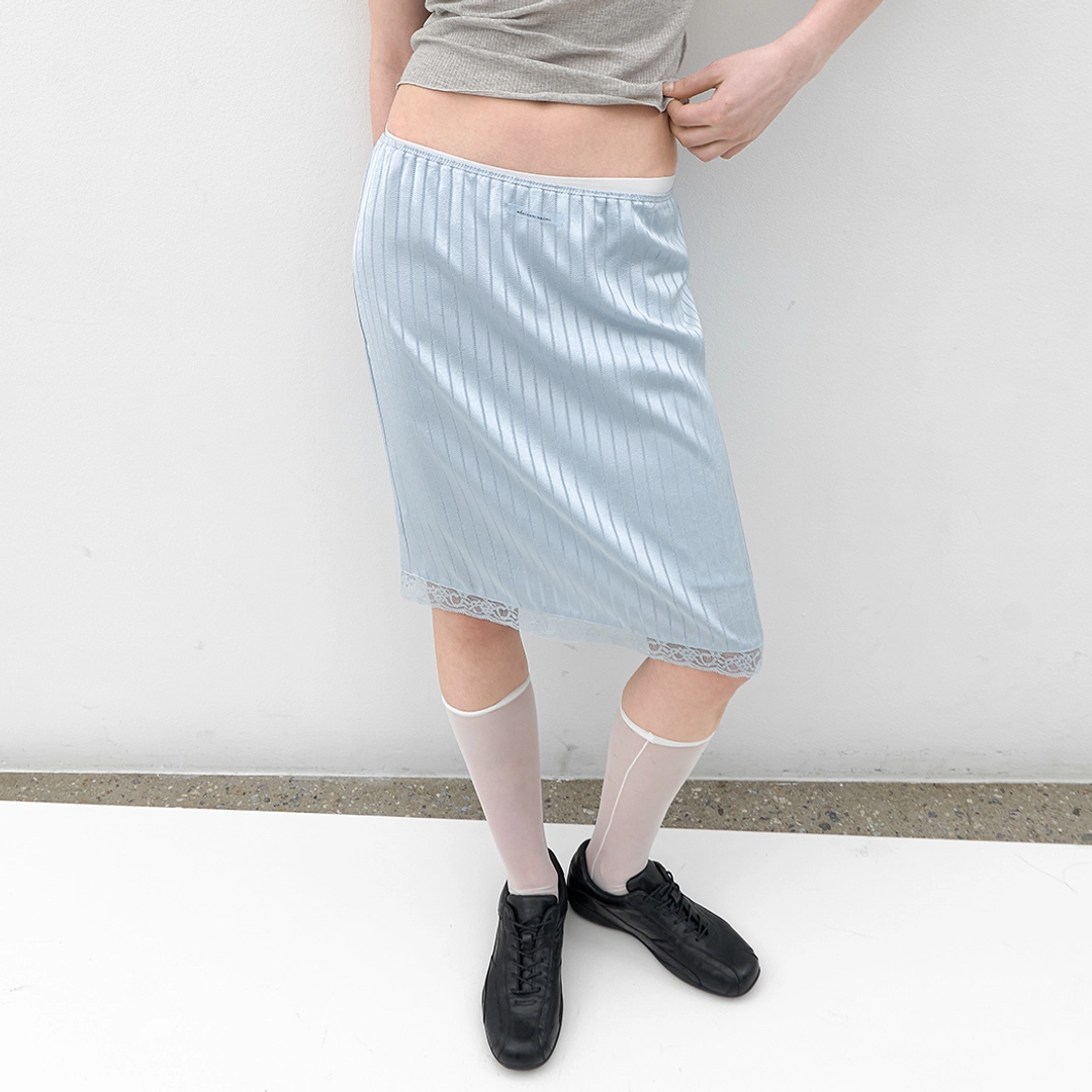 아뜰리에 나인 (SK-5107)AN SATIN SET-UP LACE TAPE BANDING MIDI SKIRT 상품 이미지 2