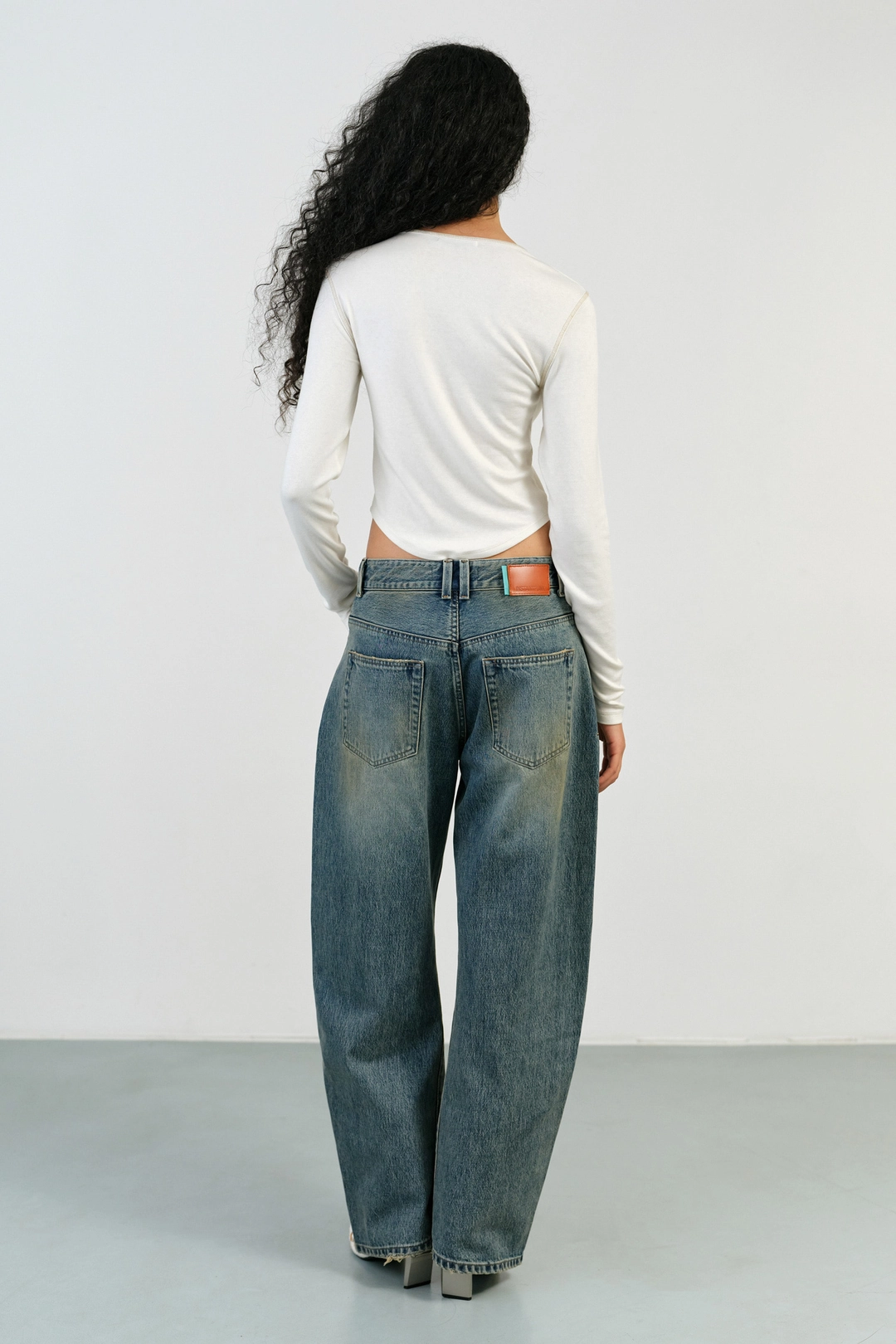인스턴트펑크 ROUND HEM LINE TEE - IVORY 상품 이미지 2