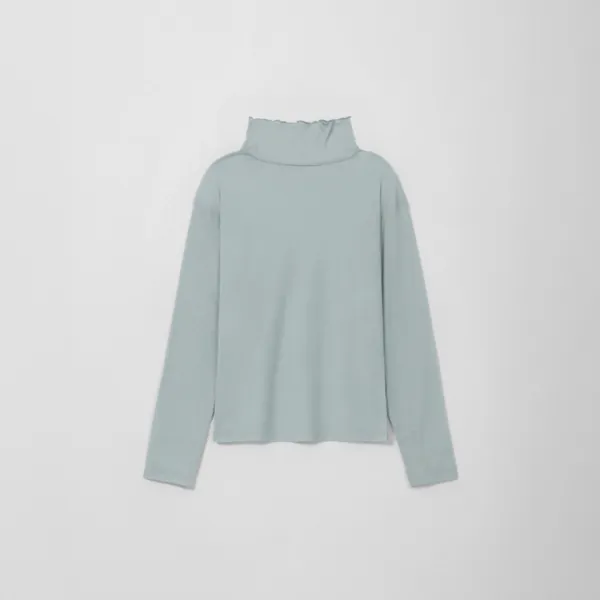 Less half neck tee