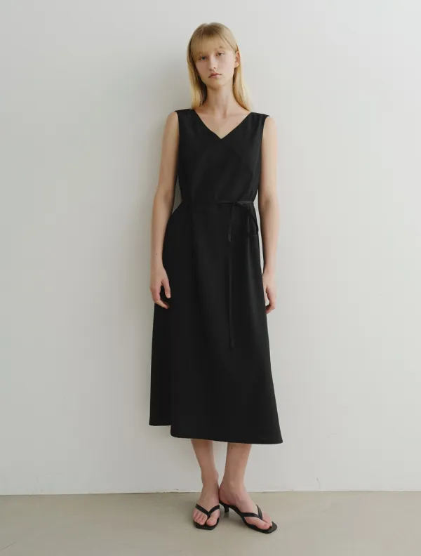 Reef V Neck Dress (Black)
