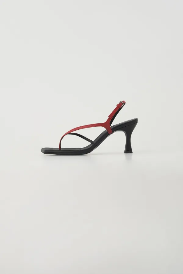 trace strap sandle (red)