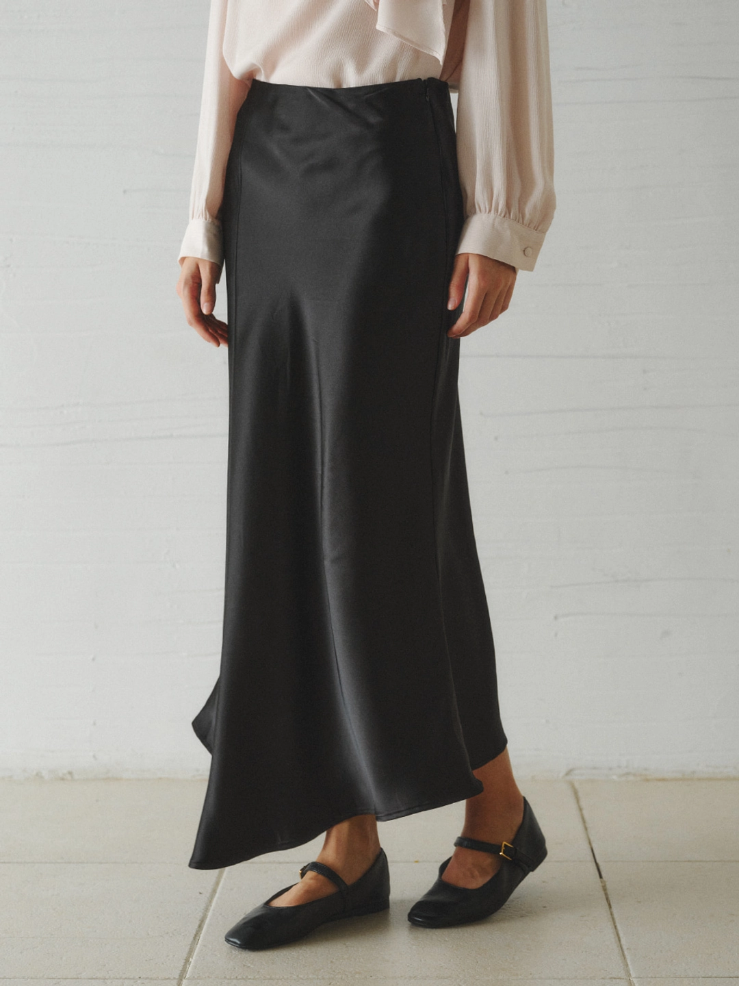 르니나 ALOHA unbalanced satin long skirt_black 상품 이미지 3