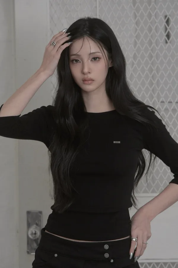 Muted Boat Neck Top (black)