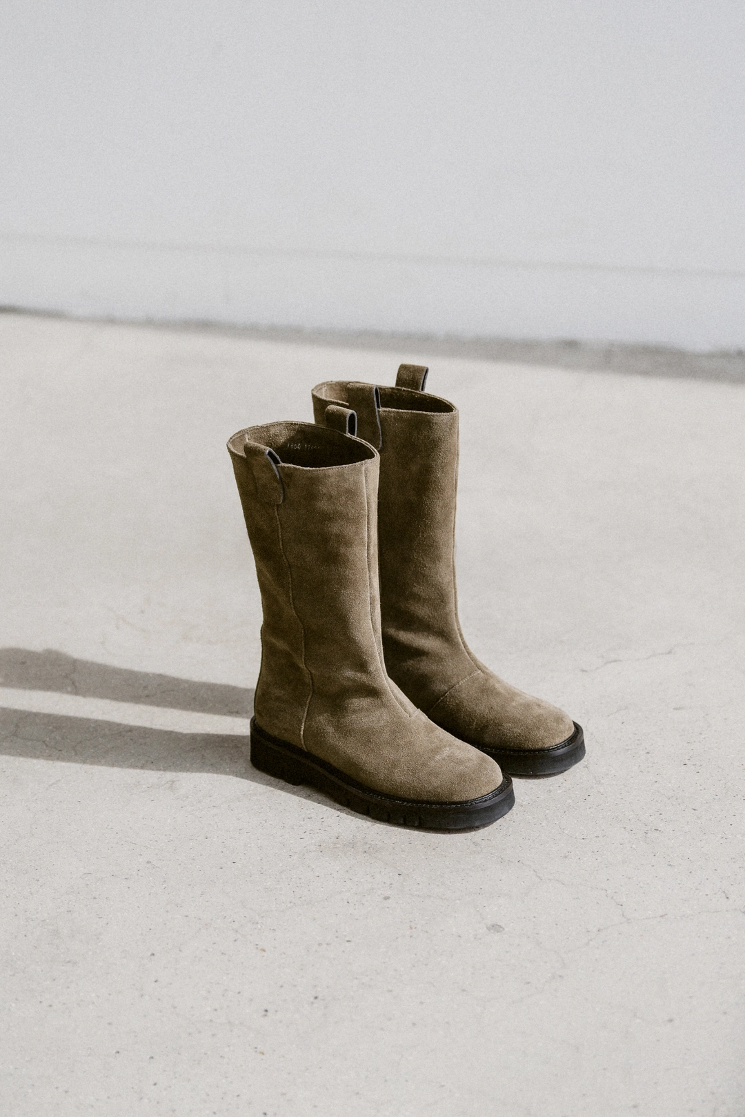 스앨더 18979_Tall Suede Boots 상품 이미지 1