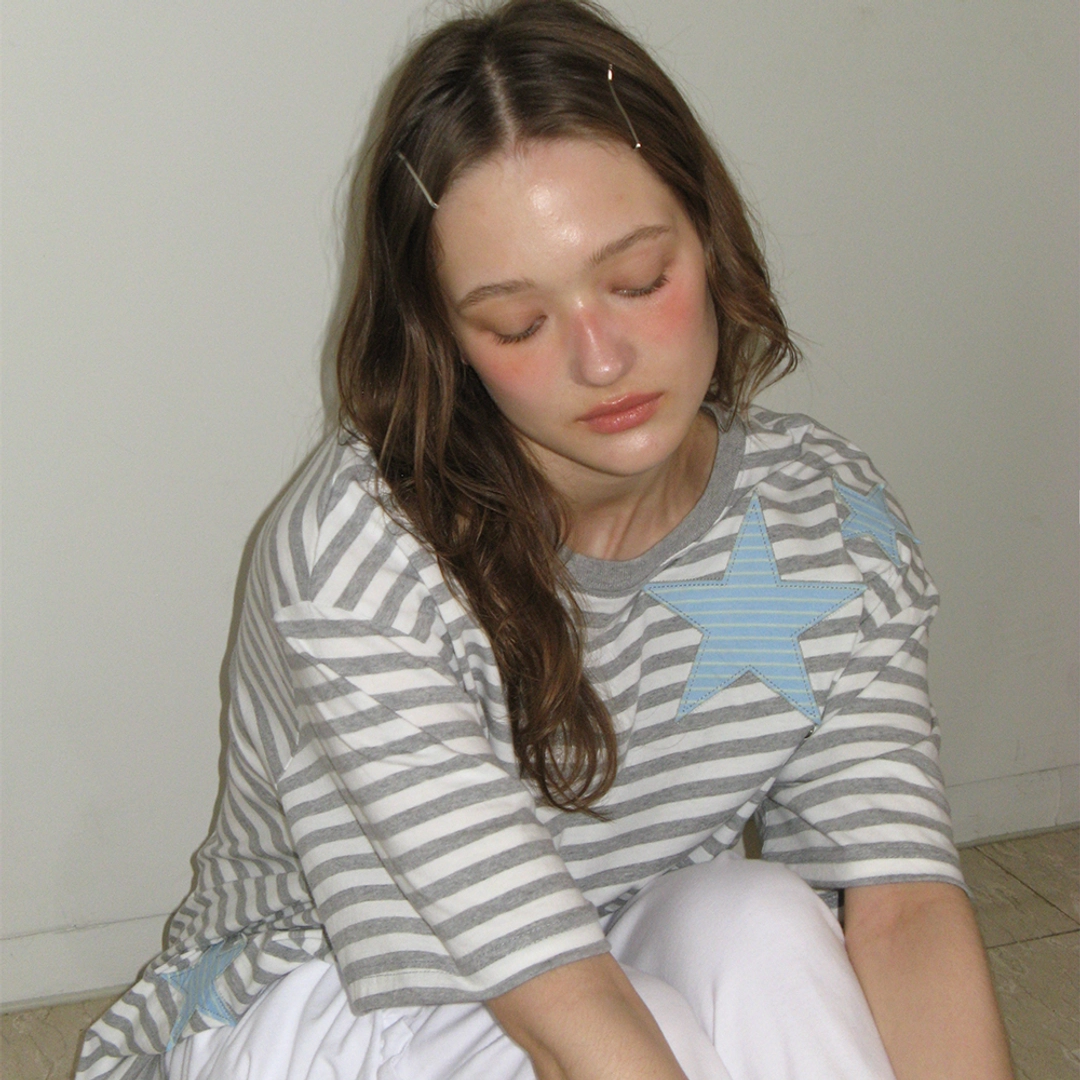 론론 STRIPE STAR APPLIQUE T SHIRT GREY 상품 이미지 2