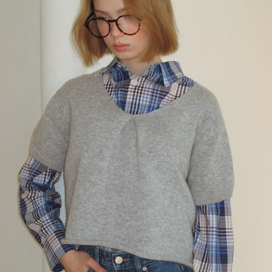 론론 KNOT V NECK SHORT SLEEVE KNIT GREY 상품 이미지 1