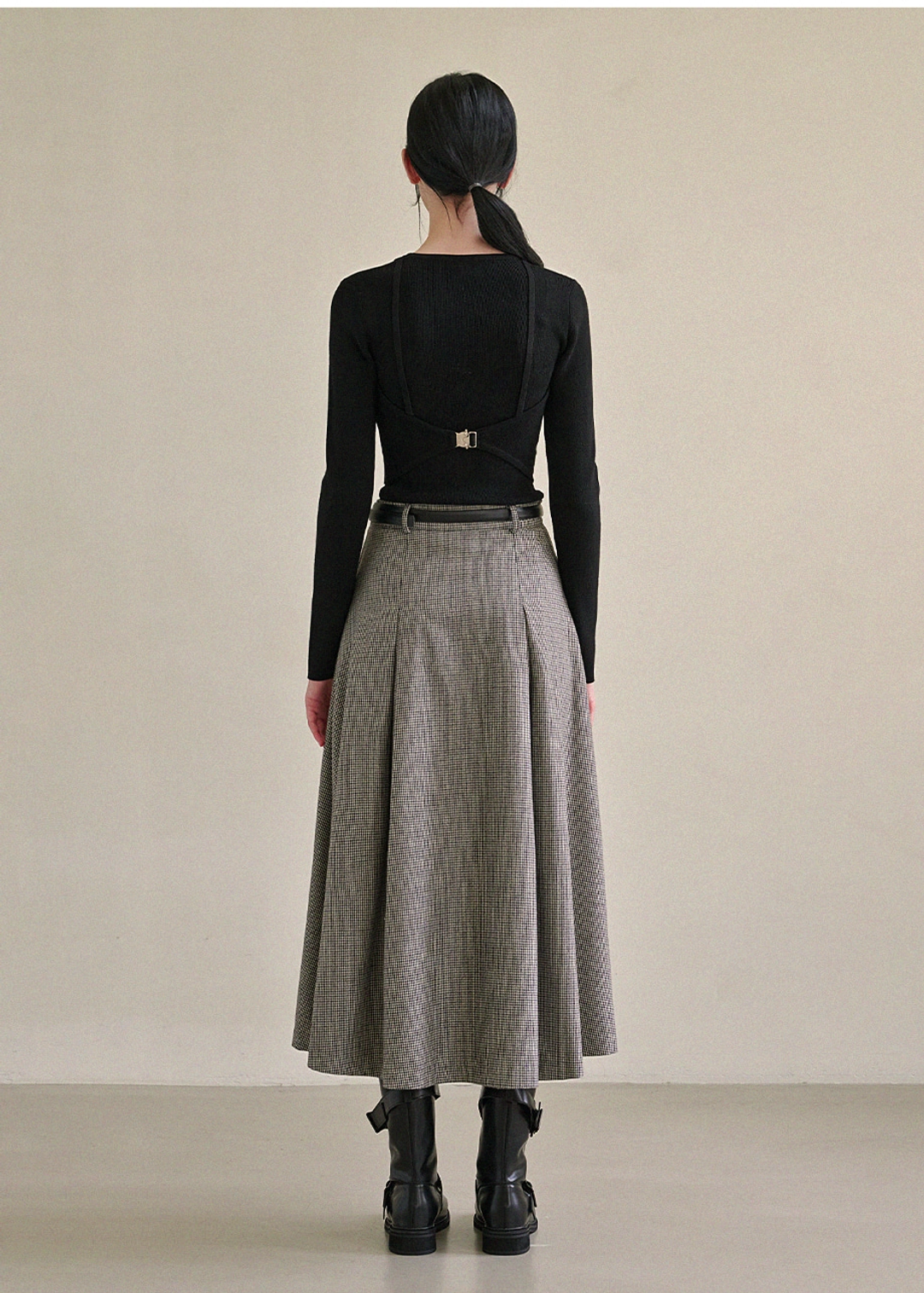 미케네 [44-120] Hug Buckle Point Layered Knit&nbsp;허그 버클 포인트 레이어드 니트 (가을/겨울/하객룩/데일리룩/데이트룩/오피스룩/출근룩/이너템/단독/셋업/버클/뷔스티에/라운드넥/빅사이즈/자체제작) 상품 이미지 1