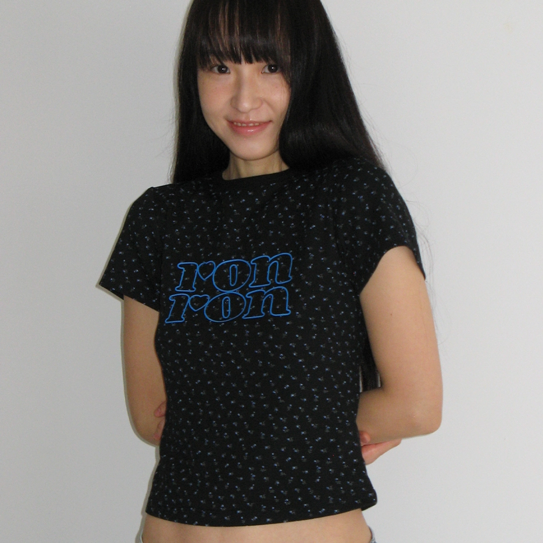 론론 FLORAL LOGO SLIM CROP T SHIRT BLACK 상품 이미지 2