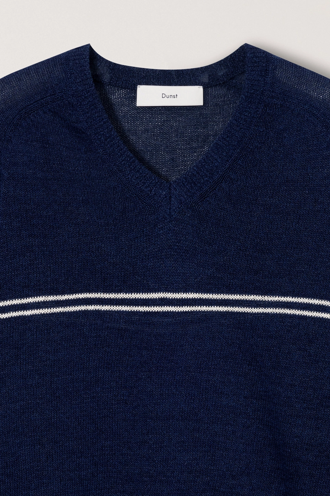 던스트 UNISEX V-NECK STRIPED SWEATER NAVY_UDSW6B124N2 상품 이미지 2