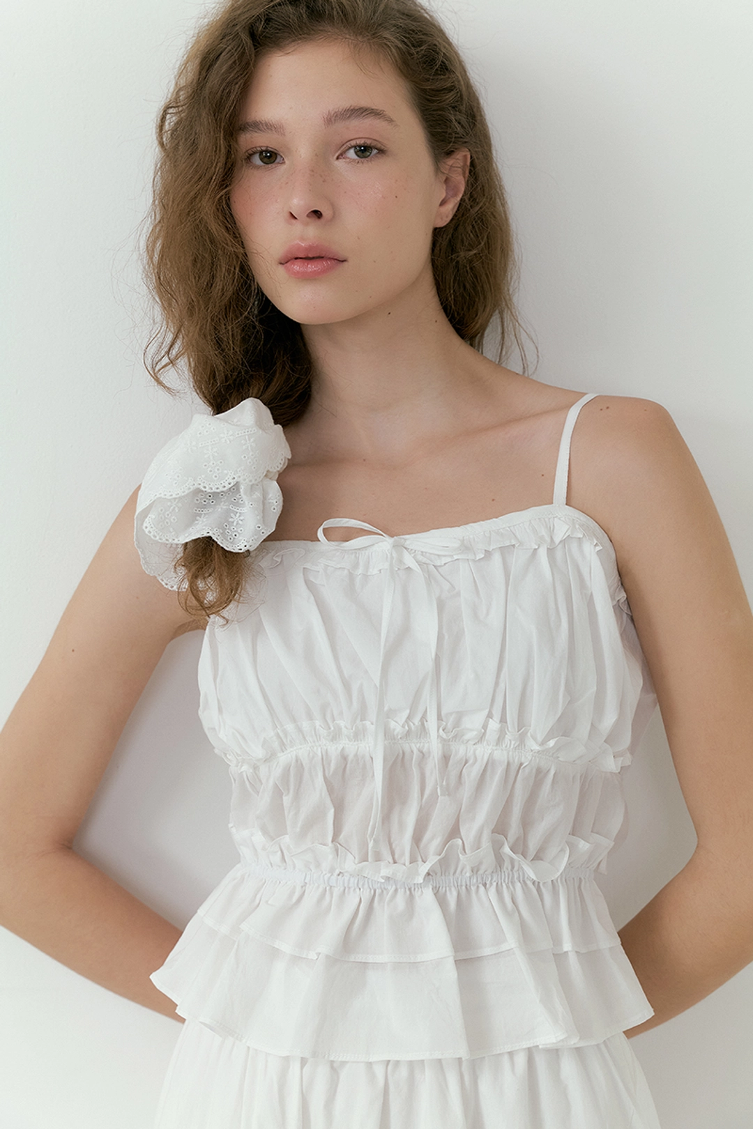 루시르주 Romantic Frill Sleeveless Blouse (ivory) 상품 이미지 2