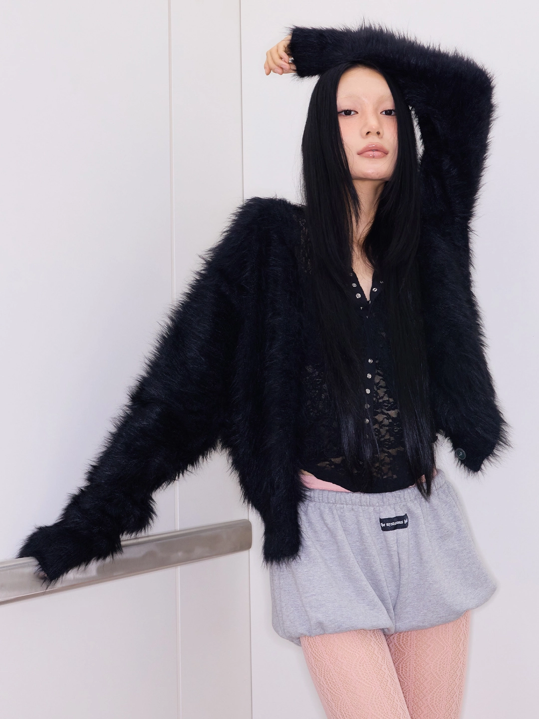 미스테리어스호텔 [10.06 예약 출고] HOTEL FUR OVER CD - BLACK 상품 이미지 2