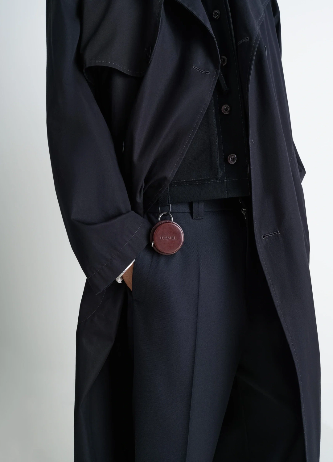 르메르 MOLDED TAPE NECKLACE IN LEATHER 상품 이미지 2