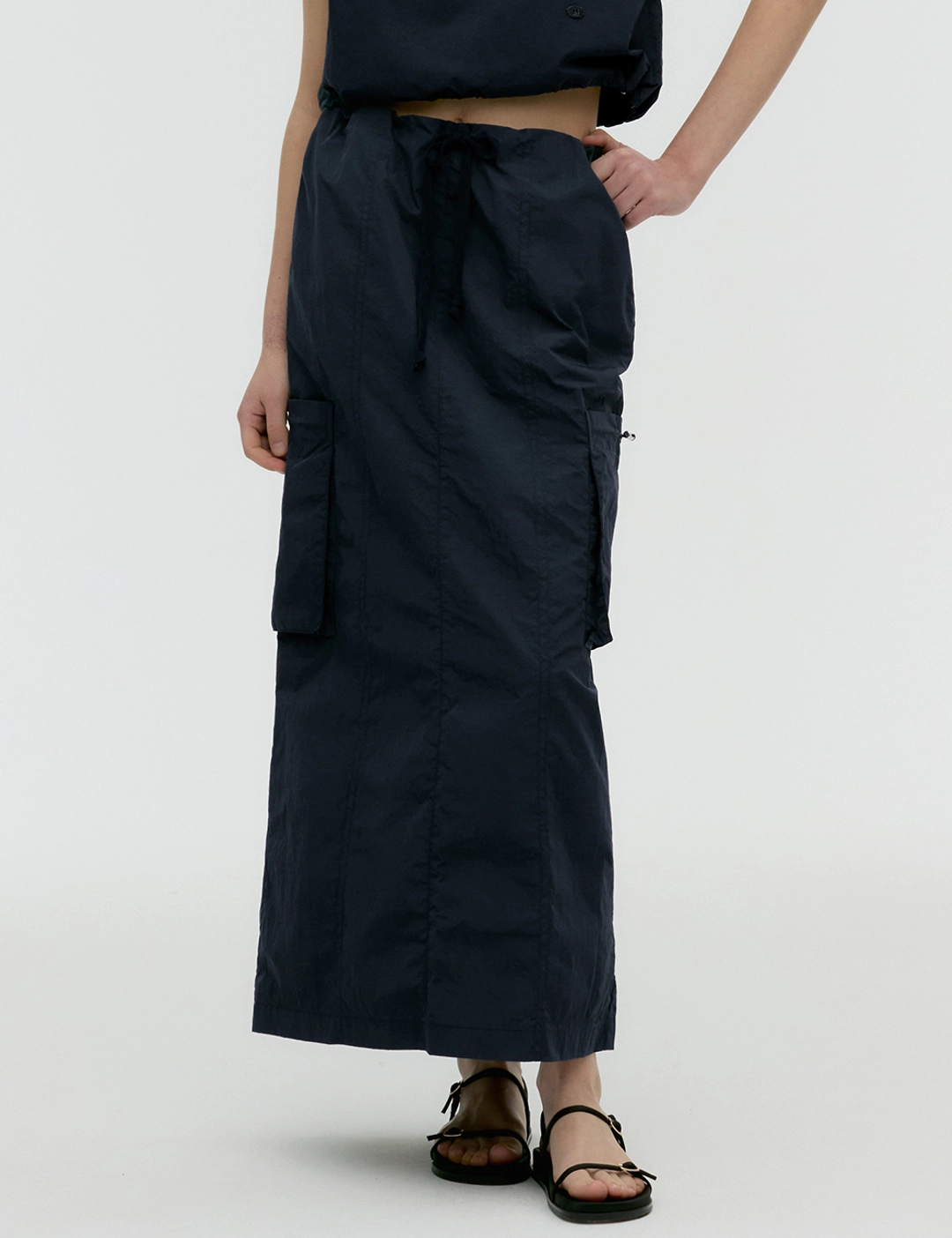 몽돌 나일론 카고 밴딩 롱스커트 네이비 MDSK019NAVY 상품 이미지 2