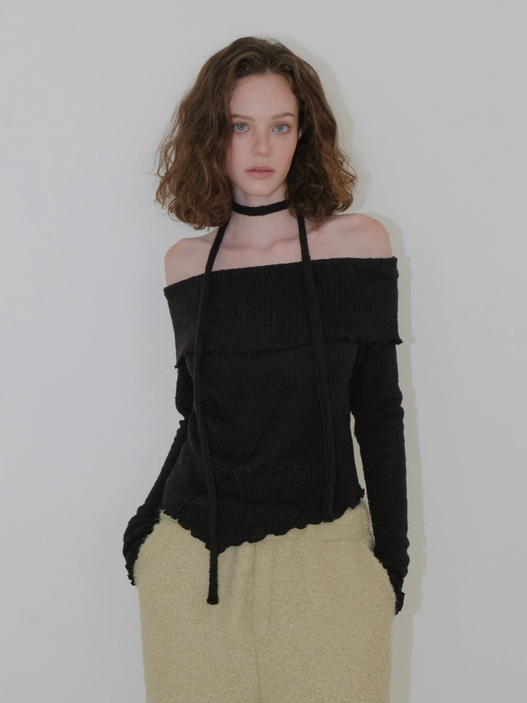 에트몽 Tie Off Shoulder T-Shirt, Black 상품 이미지 2