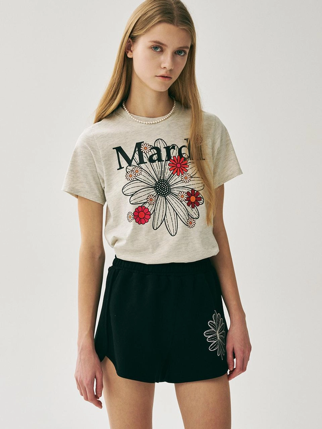 마르디 메크르디 SLIM TSHIRT FLOWERMARDI BLOSSOM_OATMEAL BLACK 상품 이미지 1