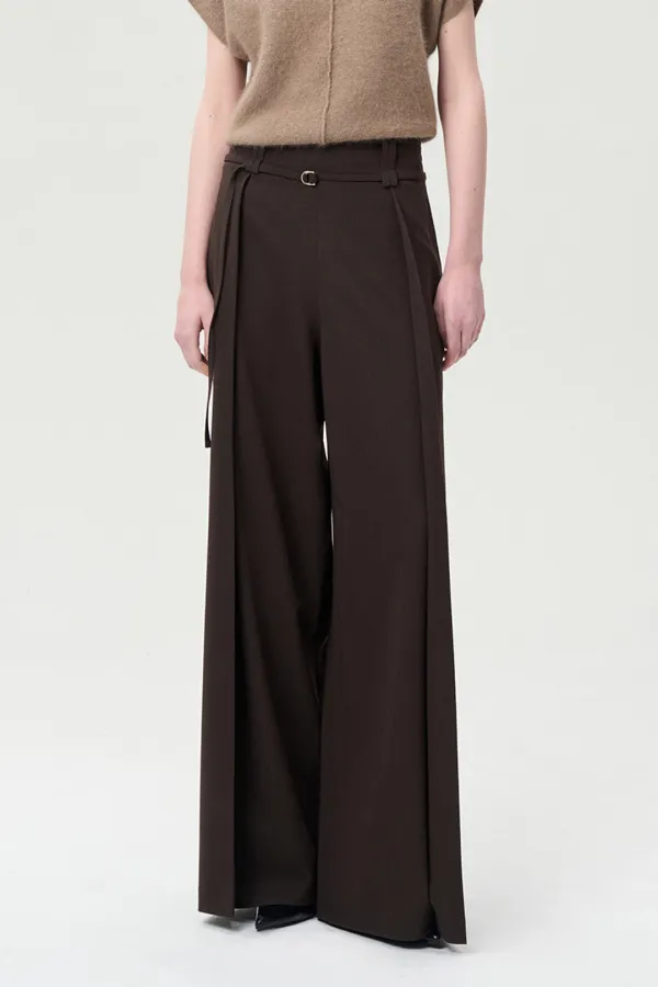 PLEATED BELTED TROUSER TRUFFLE