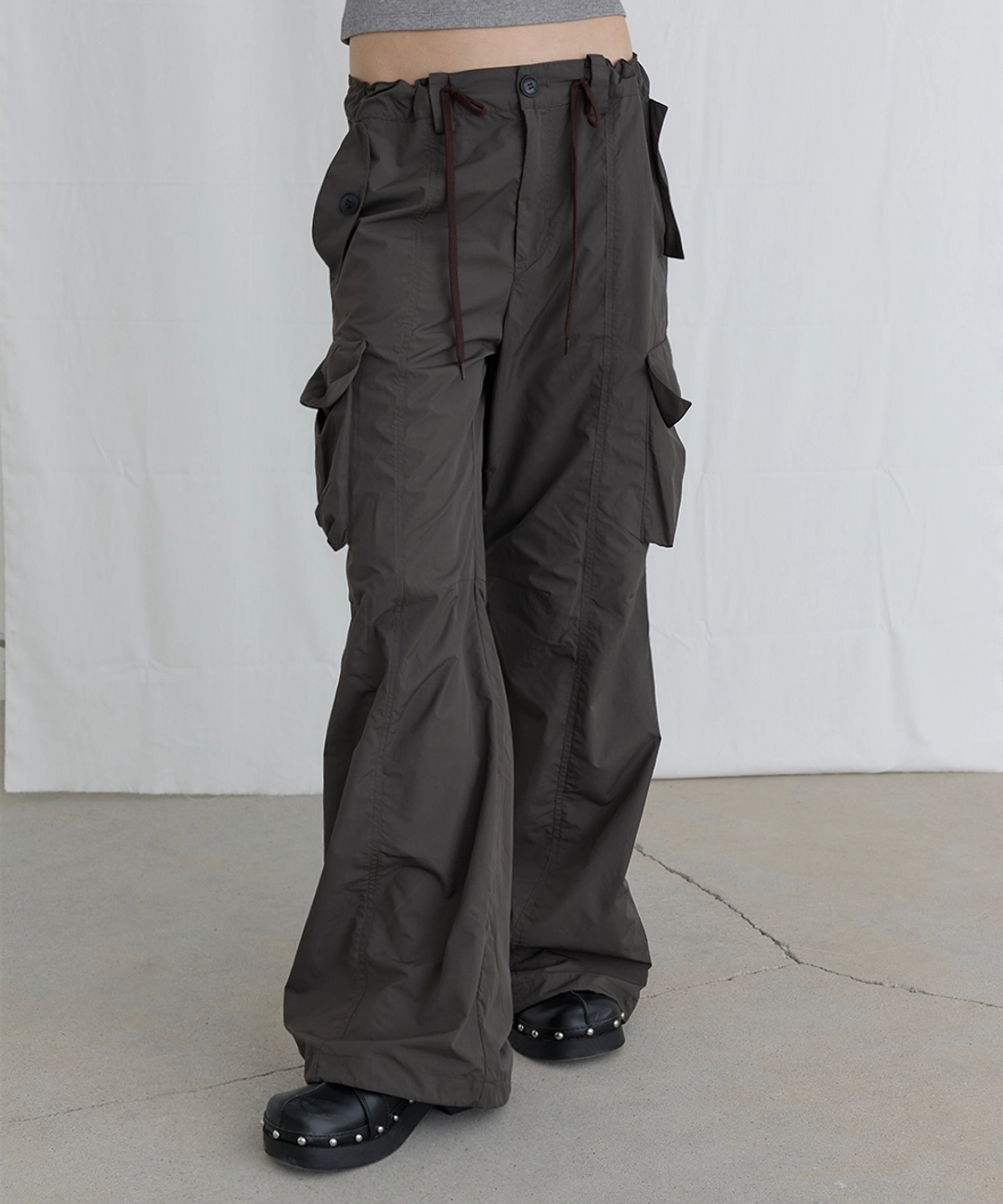 오데스 COMFY PARACHUTE CARGO PANTS - KHAKI BROWN 상품 이미지 2