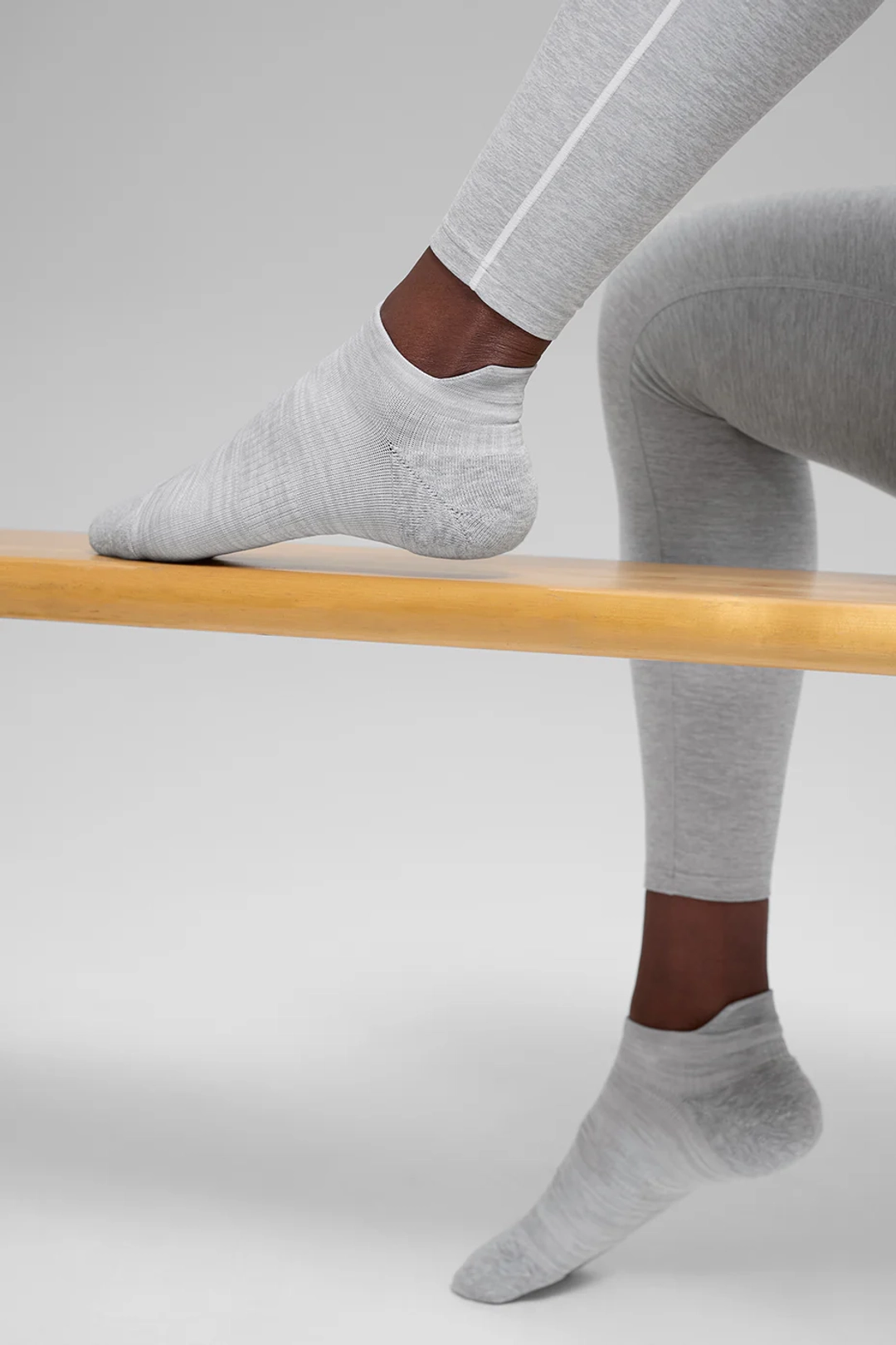 알로요가 Unisex Performance Tab Sock - Athletic Heather Grey 상품 이미지 2