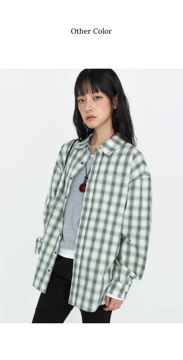 로고 포인트 오버핏 체크 셔츠 네이비 MDSH031NAVY
