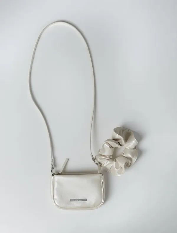 SCRUNCHIE MINI BAG [IVORY]