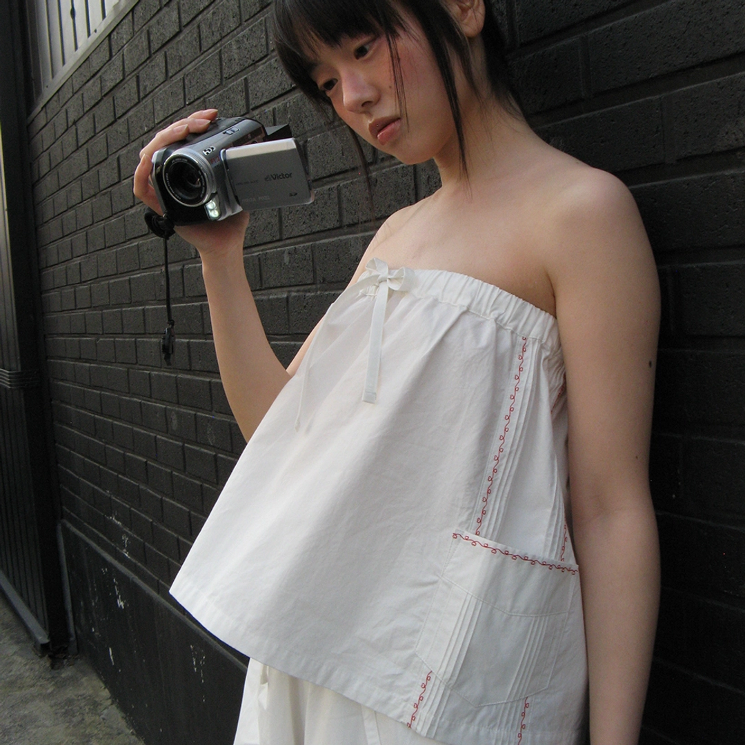 론론 LOVER STITCH POCKET MINI SKIRT TUBE TOP WHITE 상품 이미지 2