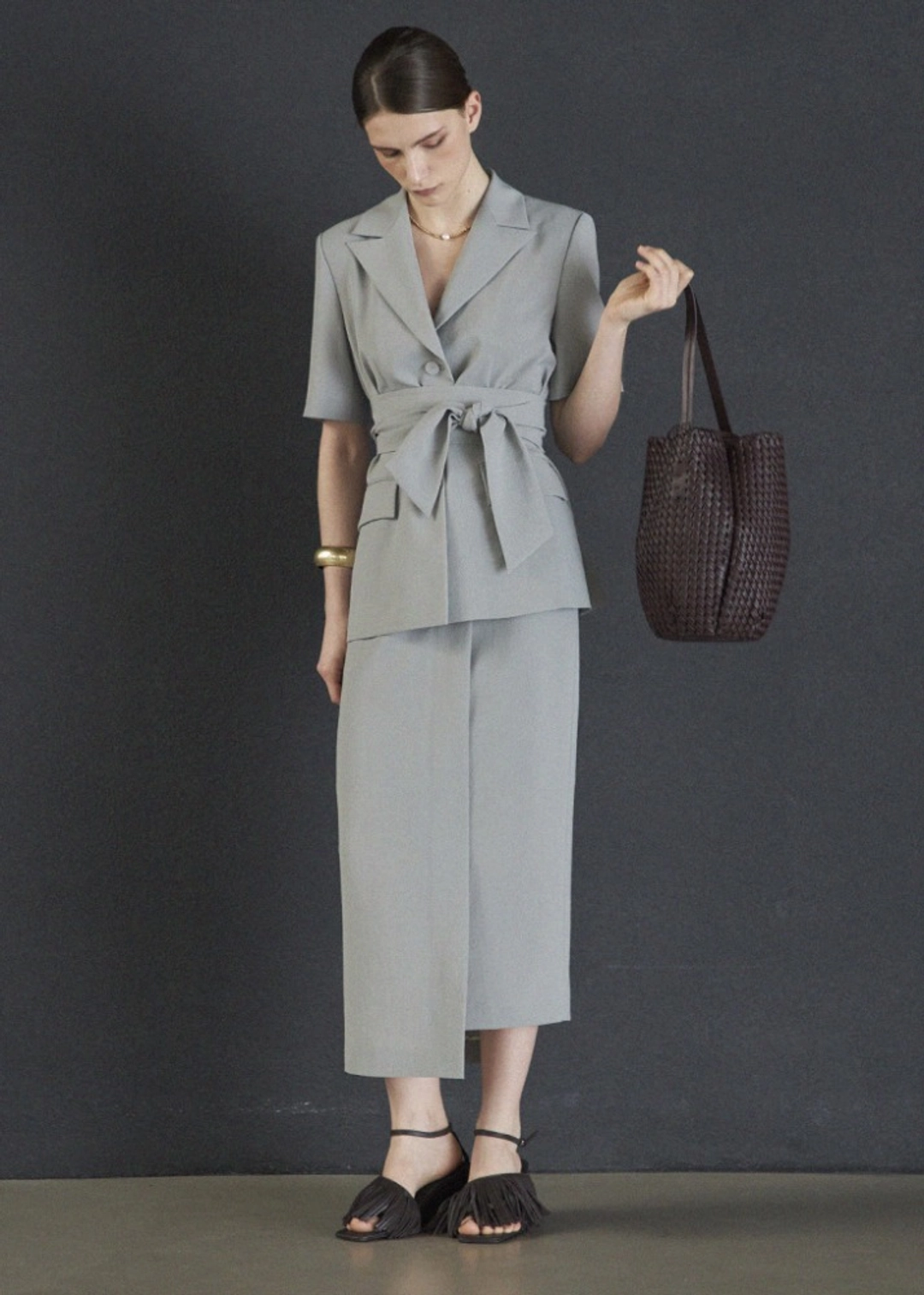 메종드이네스 UNBALANCED H-LINE SKIRT_KHAKI GRAY 상품 이미지 2