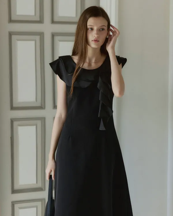 Wave ruffle line long dress - black