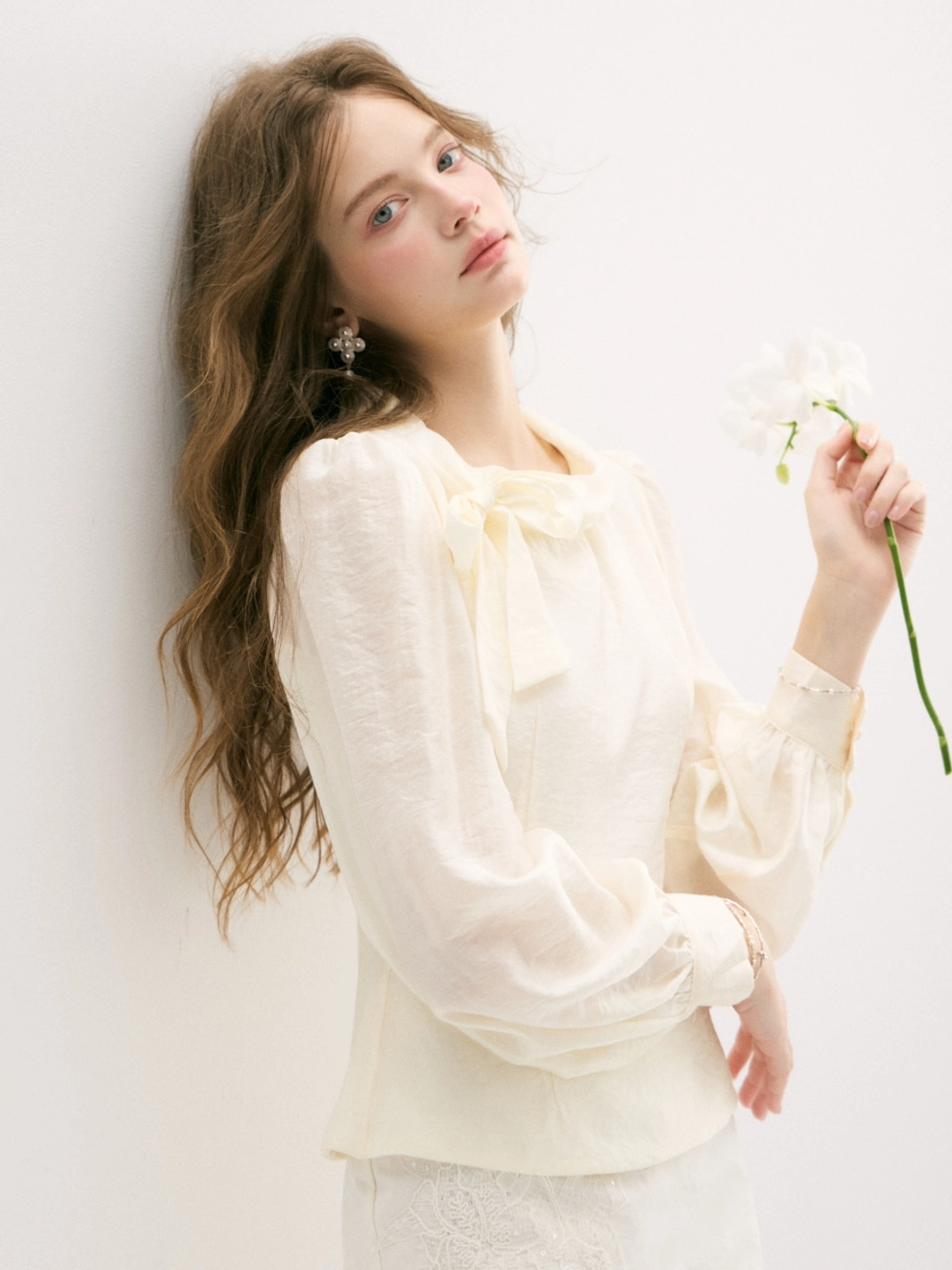 신스덴 루반 아이보리 블라우스 상품 이미지 3