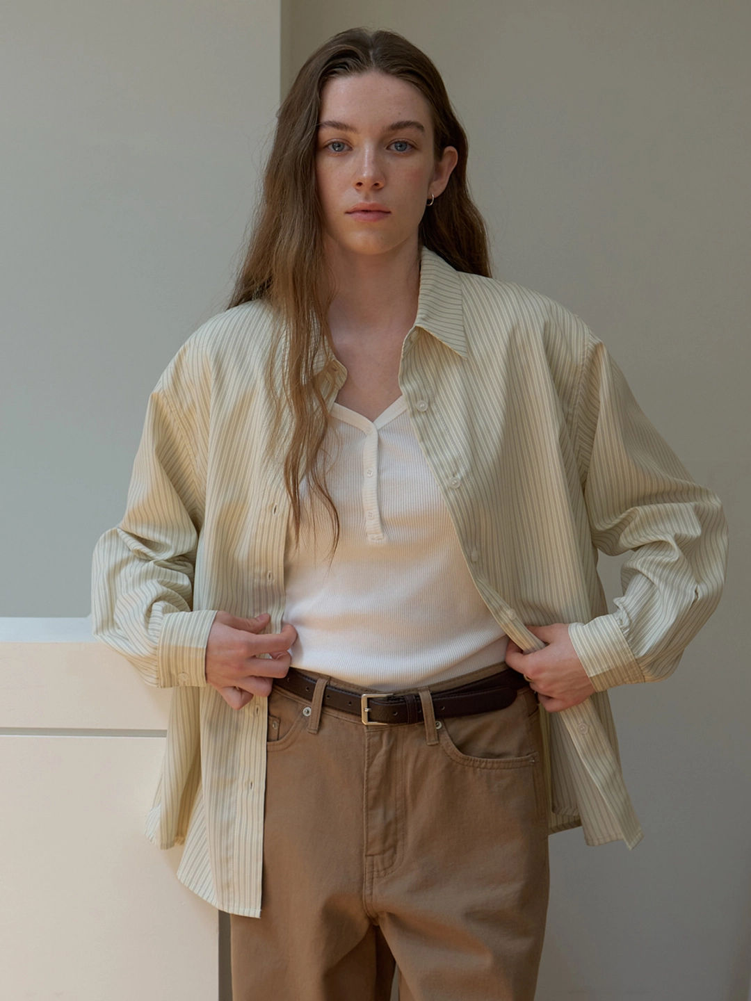 어몽 A STRAP DETAIL STRIPE SHIRT_CREAM 상품 이미지 2
