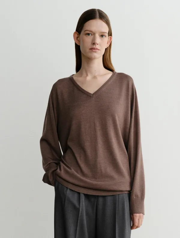 Wool Silk V Neck Pullover (Brown)