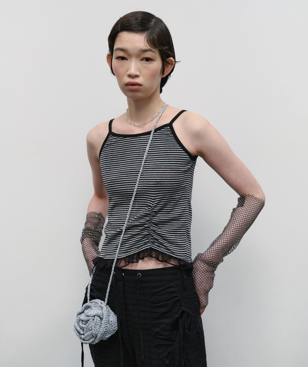 타입서비스 Stripe Shirred Sleeveless Top [Black] 상품 이미지 2
