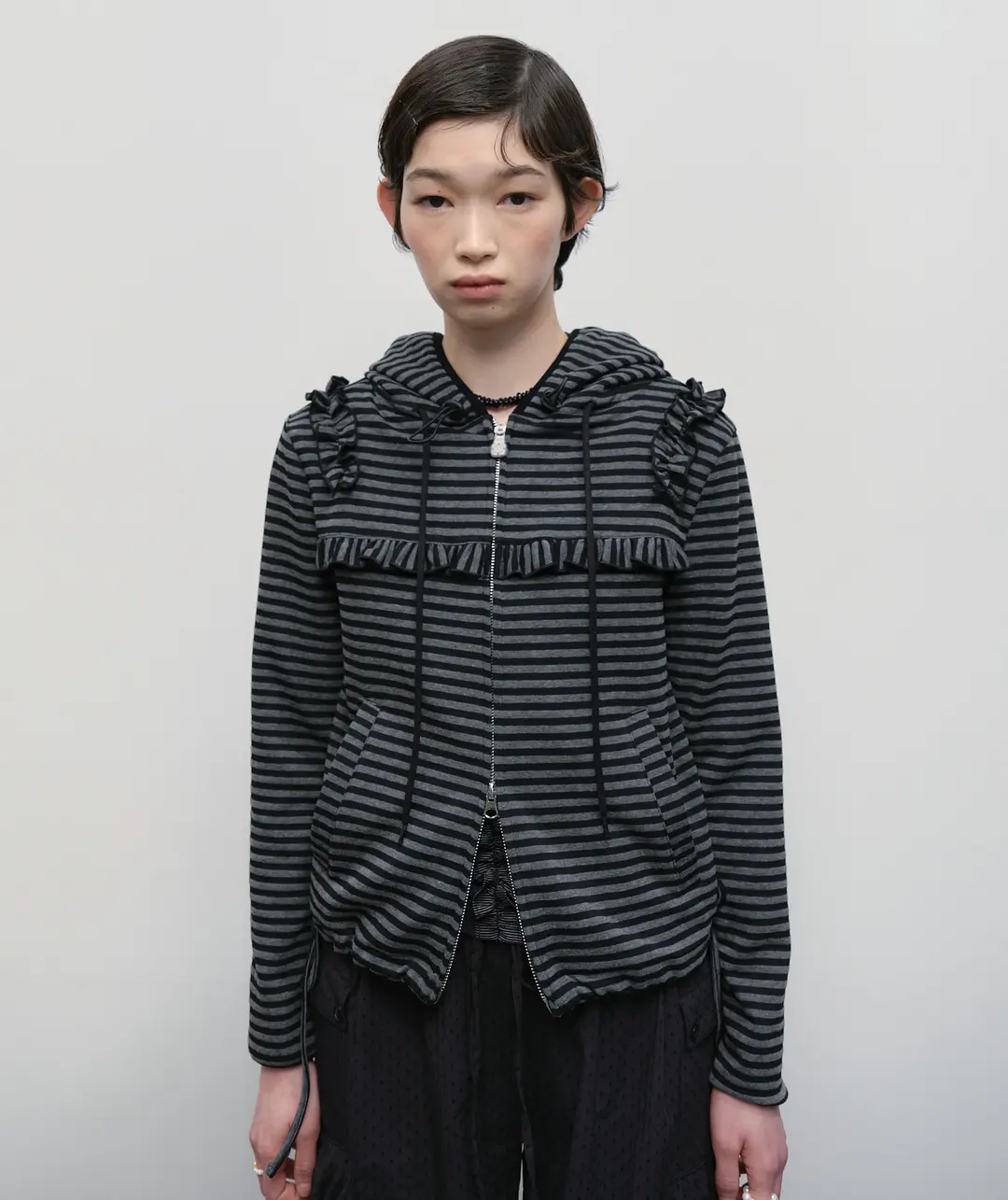 타입서비스 [2차] Ruffled Stripe Zip Hoodie [Black] 상품 이미지 2