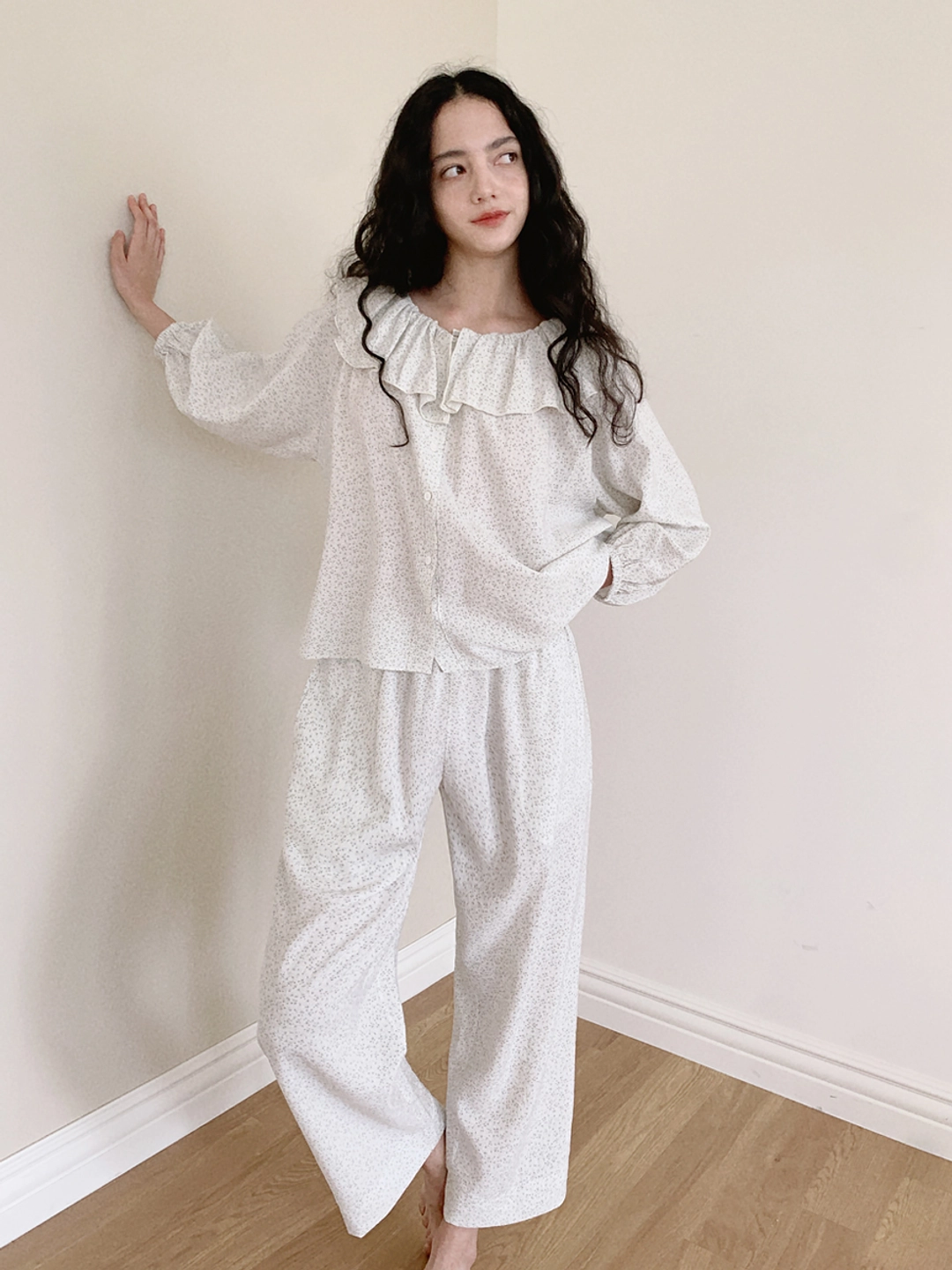 어라운드율 웬디 프릴 셋업 상품 이미지 2