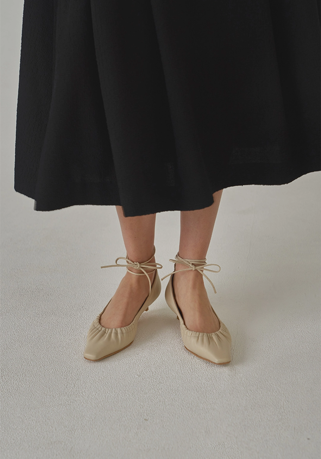엘로주 Anna Shirring Pumps 상품 이미지 3