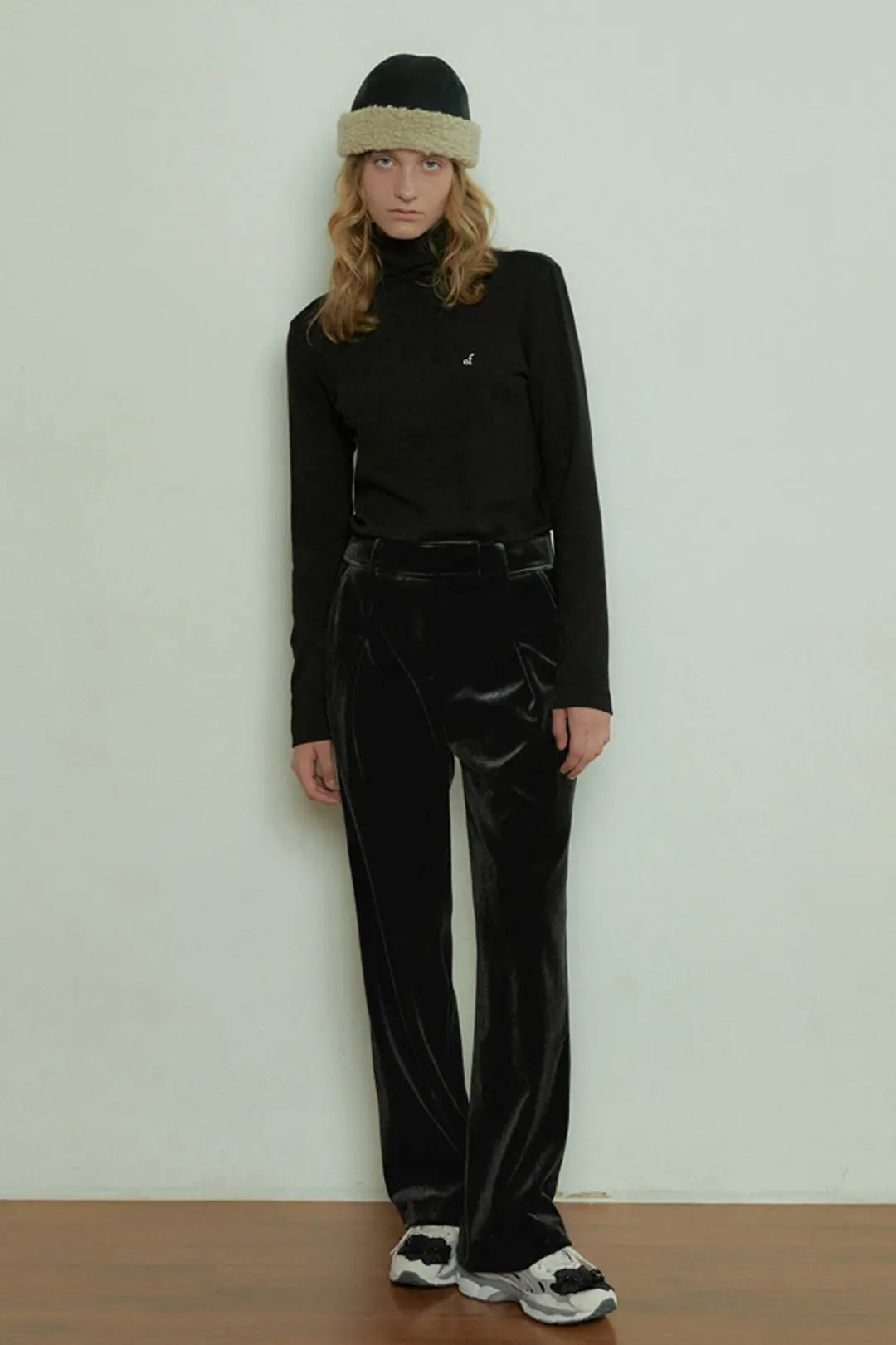 오버듀플레어 VELVET LOW WIDE PANTS_BLACK 상품 이미지 2