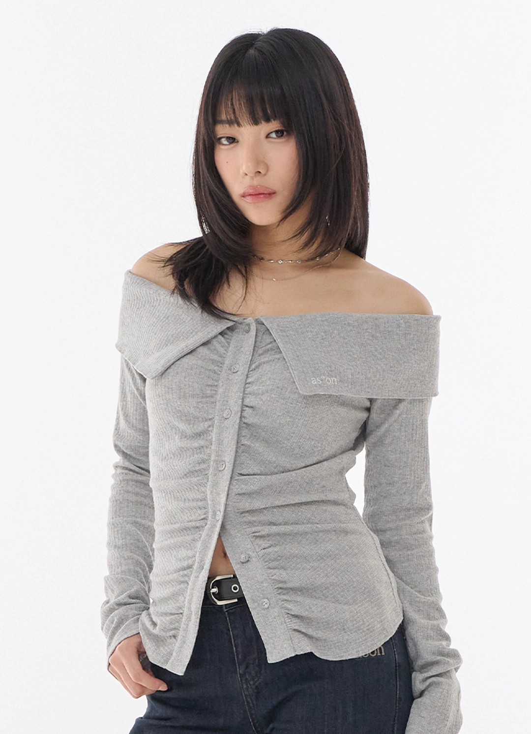 애즈온 LUCIE SHIRRING OFF SHOULDER TEE / GRAY 상품 이미지 1